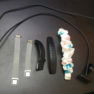 Set of 3 Fitbit Luxe bands and 2 chargers